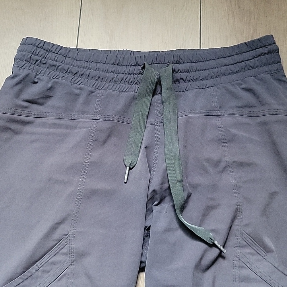 LULULEMON Seeknthe Peek Crop Pants size 4 - Picture 3 of 11
